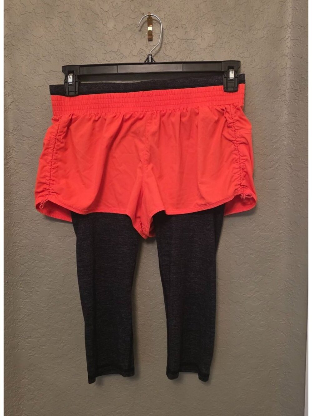 Athleta Rainier Orange Gray 2 in 1 Short leggings size M